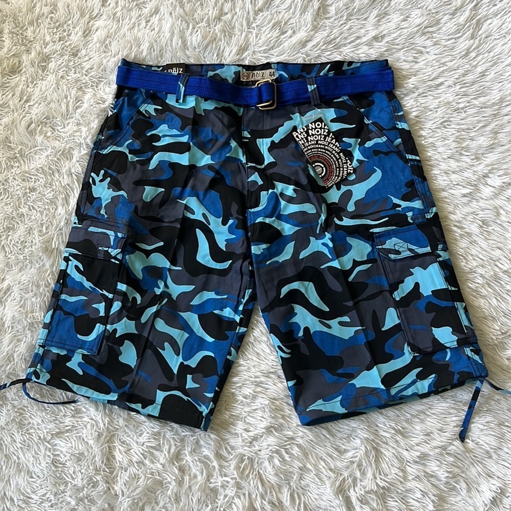 Noiz Men’s Blue Camouflage belted cargo Shorts size W44